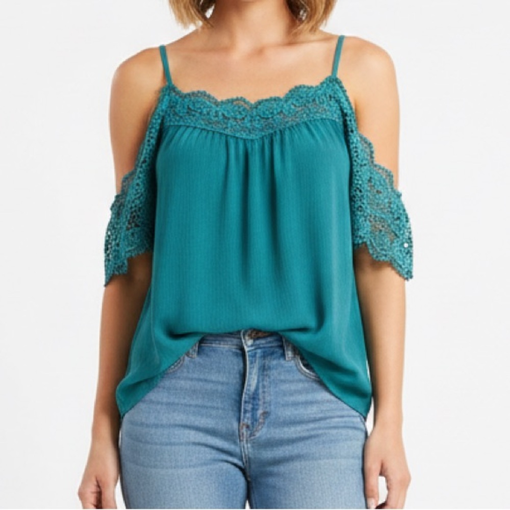Kismet off shoulder lace top